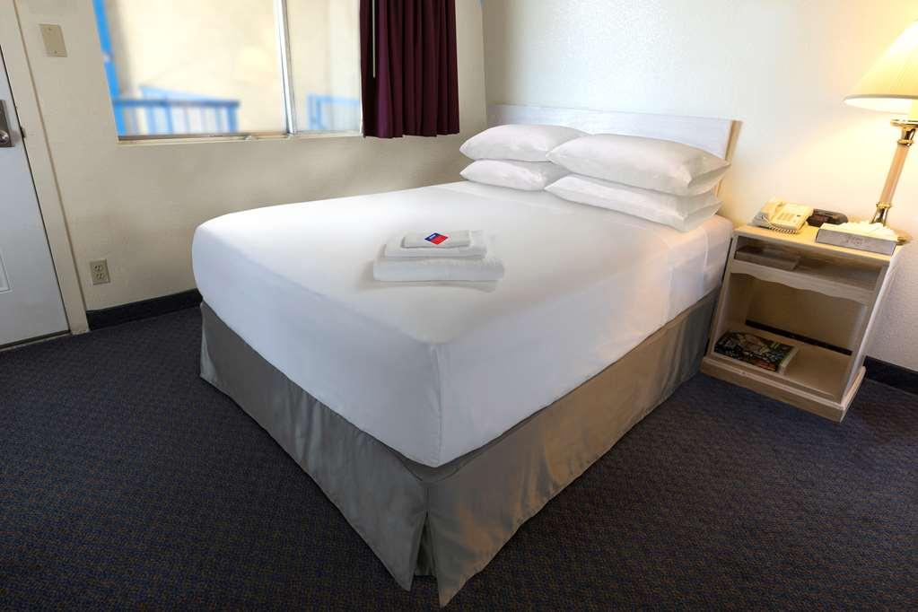 Americas Best Value Inn Kelso Room photo